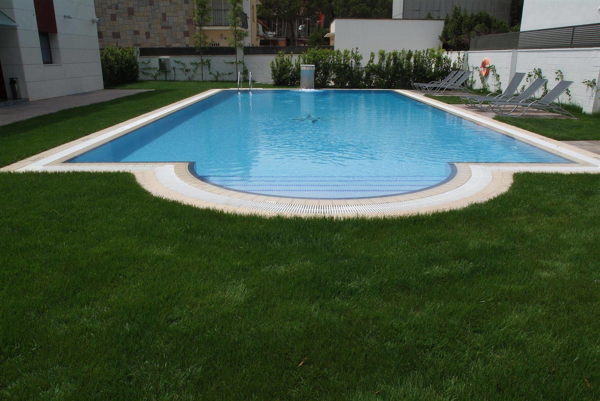 Apartamentos Royal Marina Gardens Castelldefels Luaran gambar