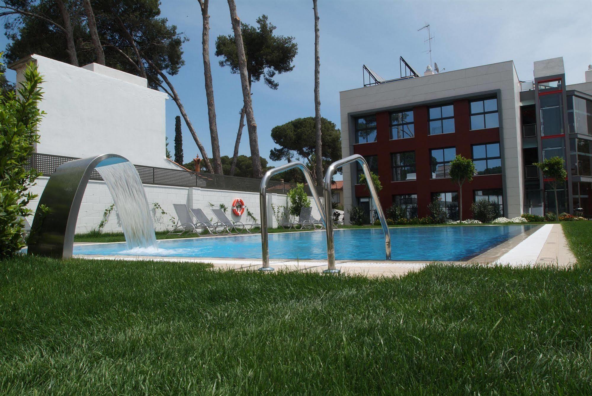 Apartamentos Royal Marina Gardens Castelldefels Luaran gambar